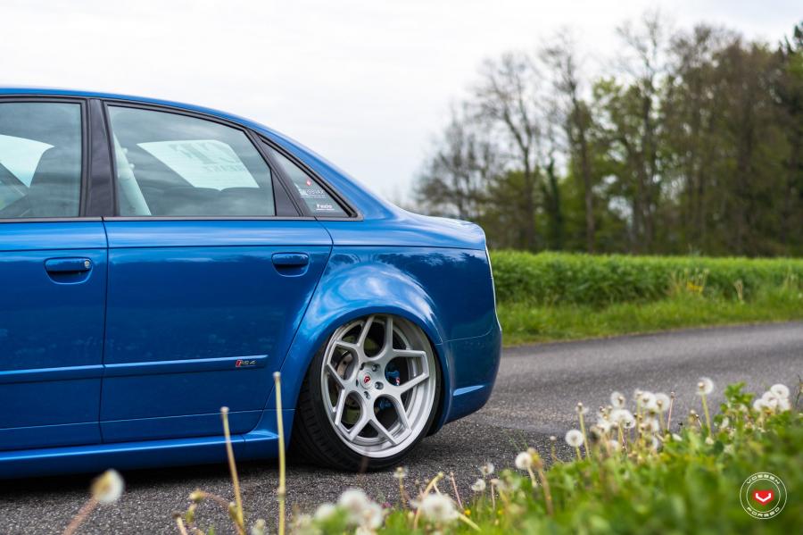 Детали экстерьера Audi RS4 Sedan on Vossen Wheels (CG-205) 2018 года  (фото 17 из 82)